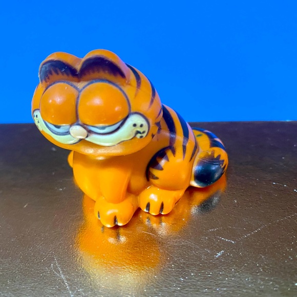 GARFIELD THE CAT VINTAGE 1981 SOLID PVC COLLECTIBLE FIGURE 2” JAPAN - Picture 9 of 11
